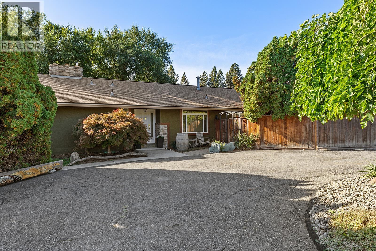  2931 Thacker Drive, West Kelowna