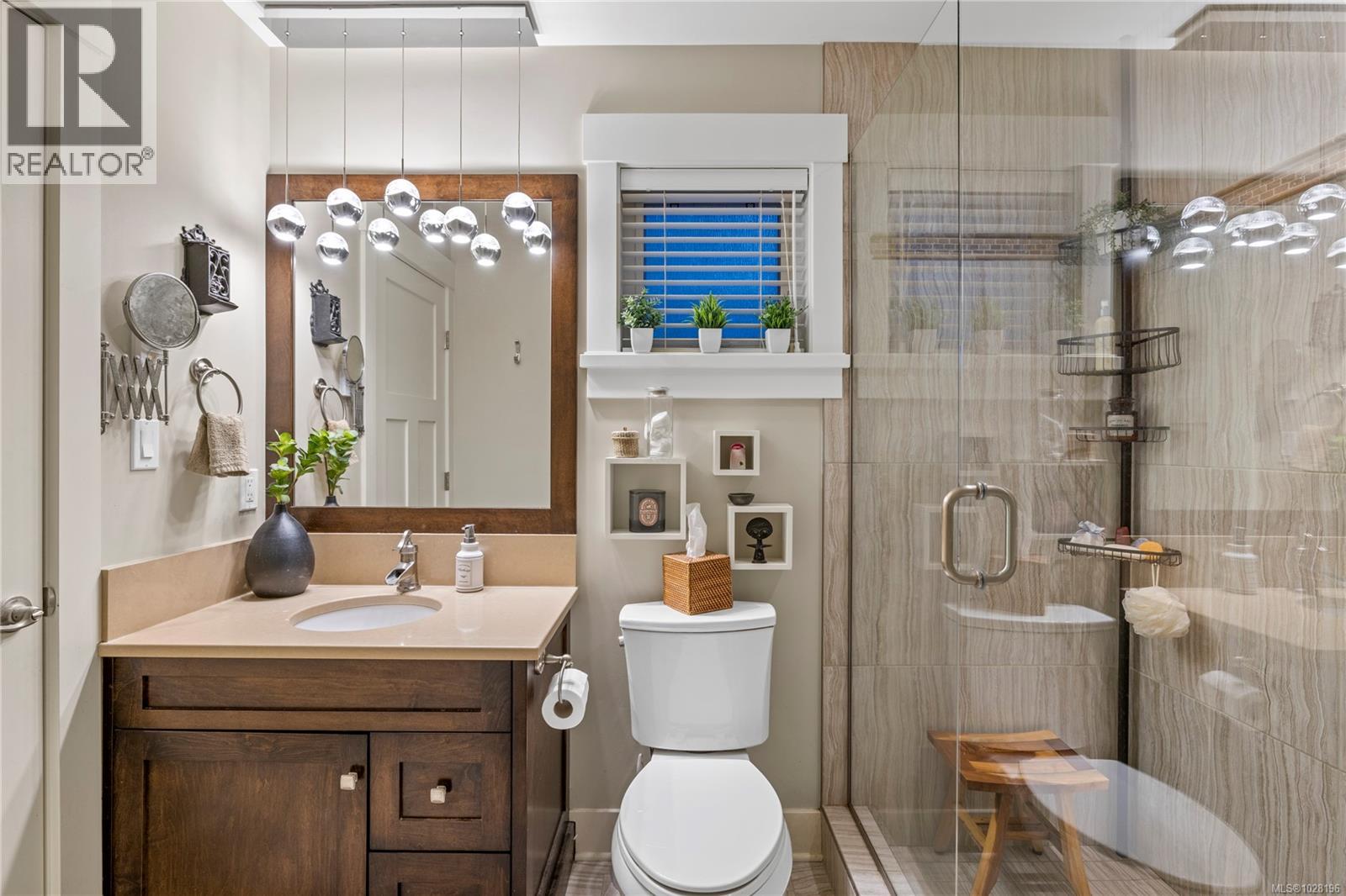 #62 5251 ISLAND HWY W - 7