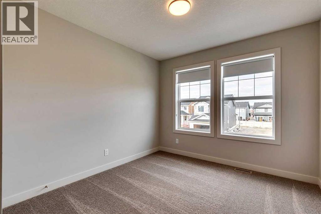 132 Sunrise Heath, Cochrane