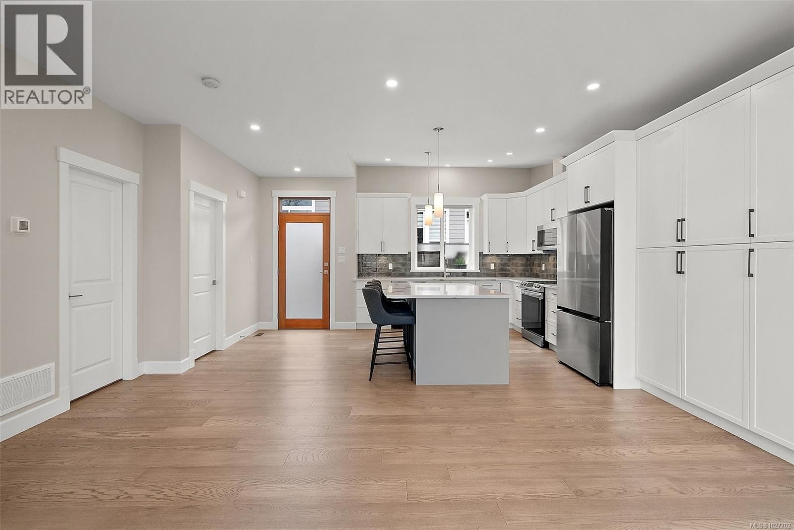 #118 4690 CASPIAN PL - 10