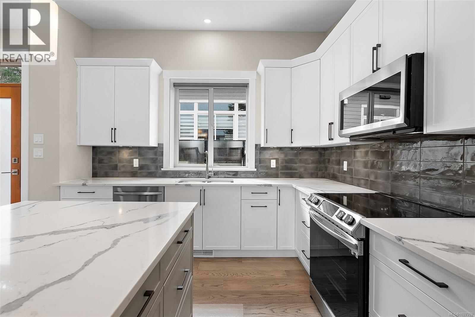 #118 4690 CASPIAN PL - 11