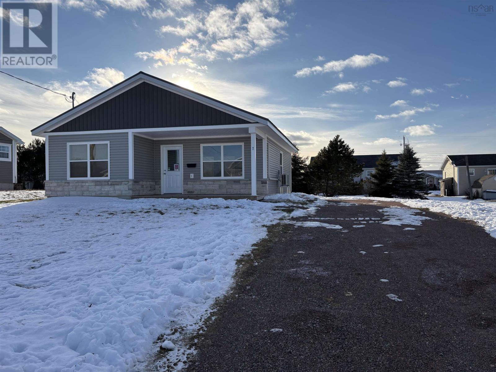 Property 27 of 33 of 7 Fleming Avenue