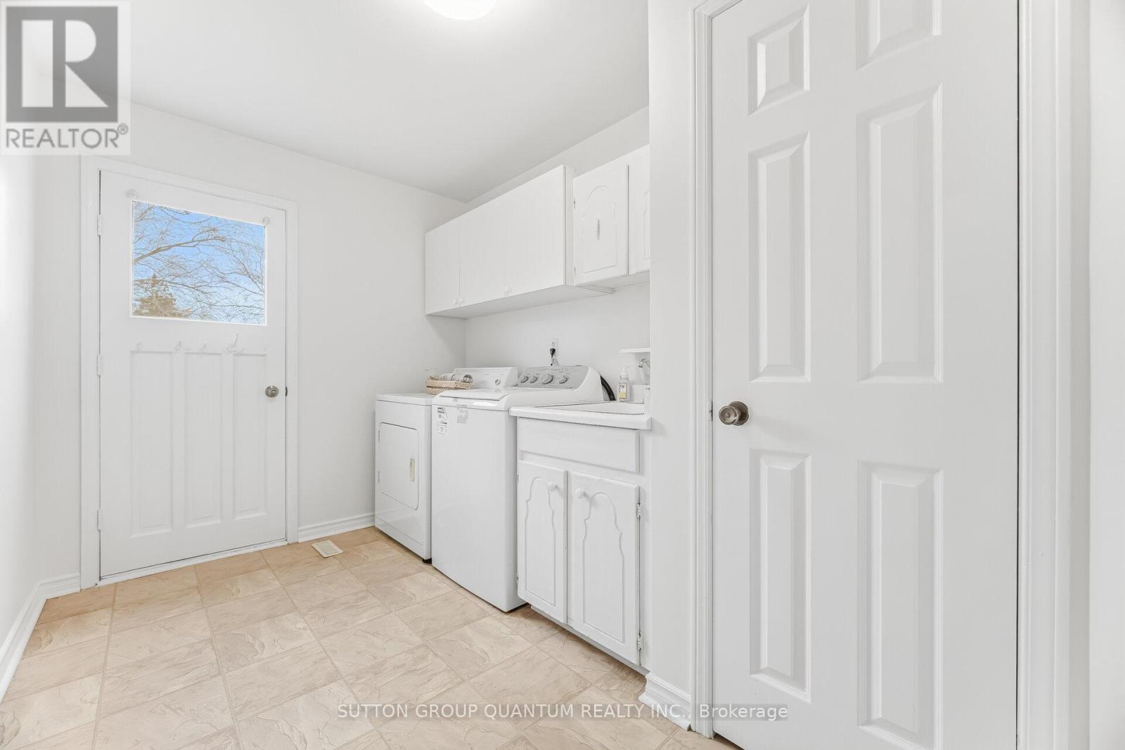 1511 IFIELD ROAD - 39
