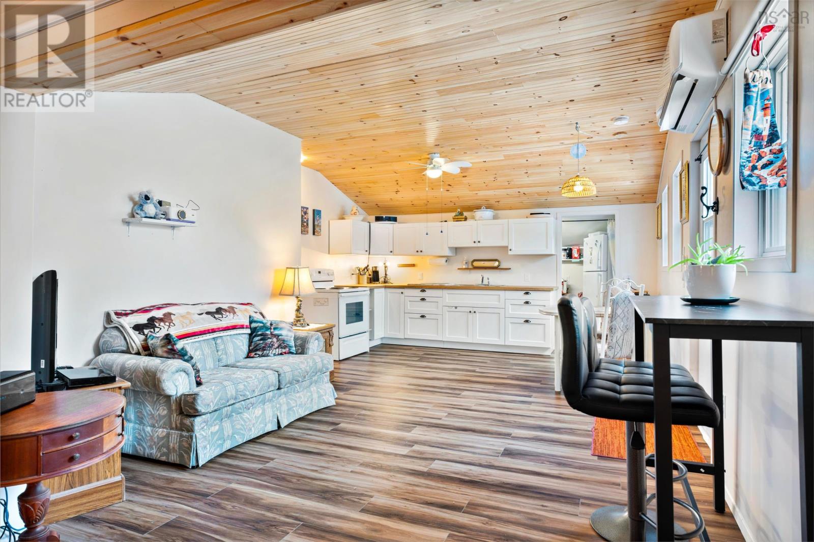 45 MILL STREET - 11