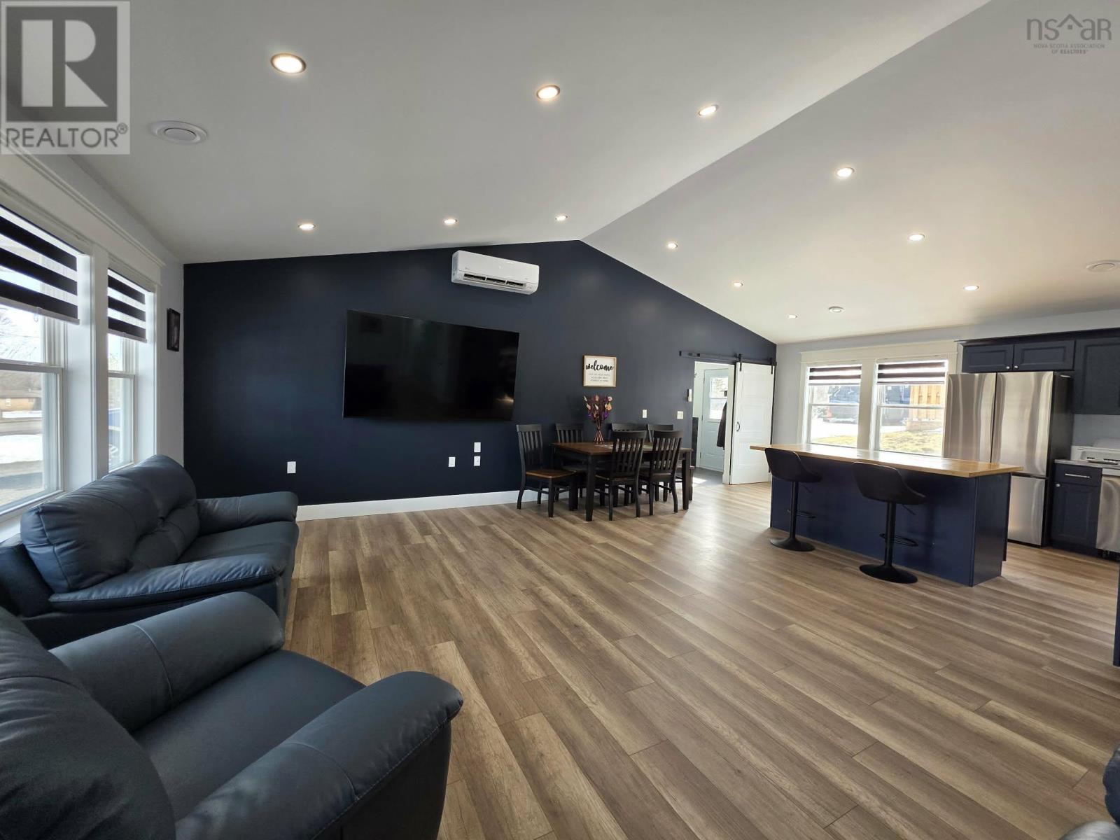 Property 39 of 39 of 2173 Spring Garden Road