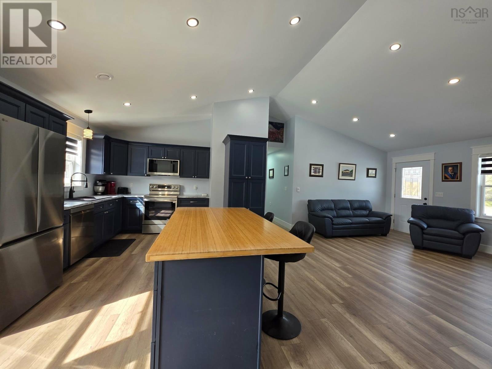 Property 36 of 39 of 2173 Spring Garden Road