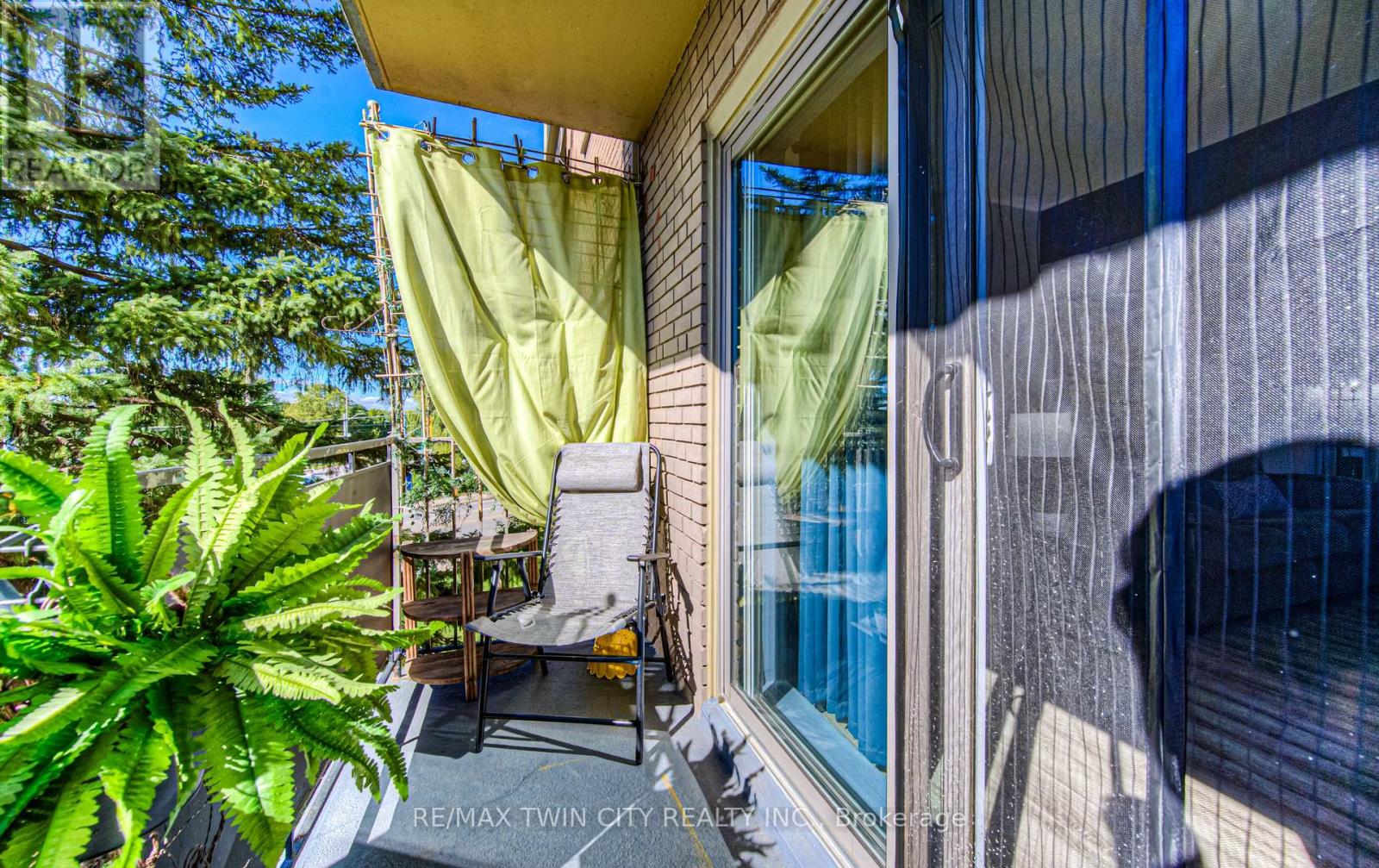 #201 283 FAIRWAY ROAD N - 31