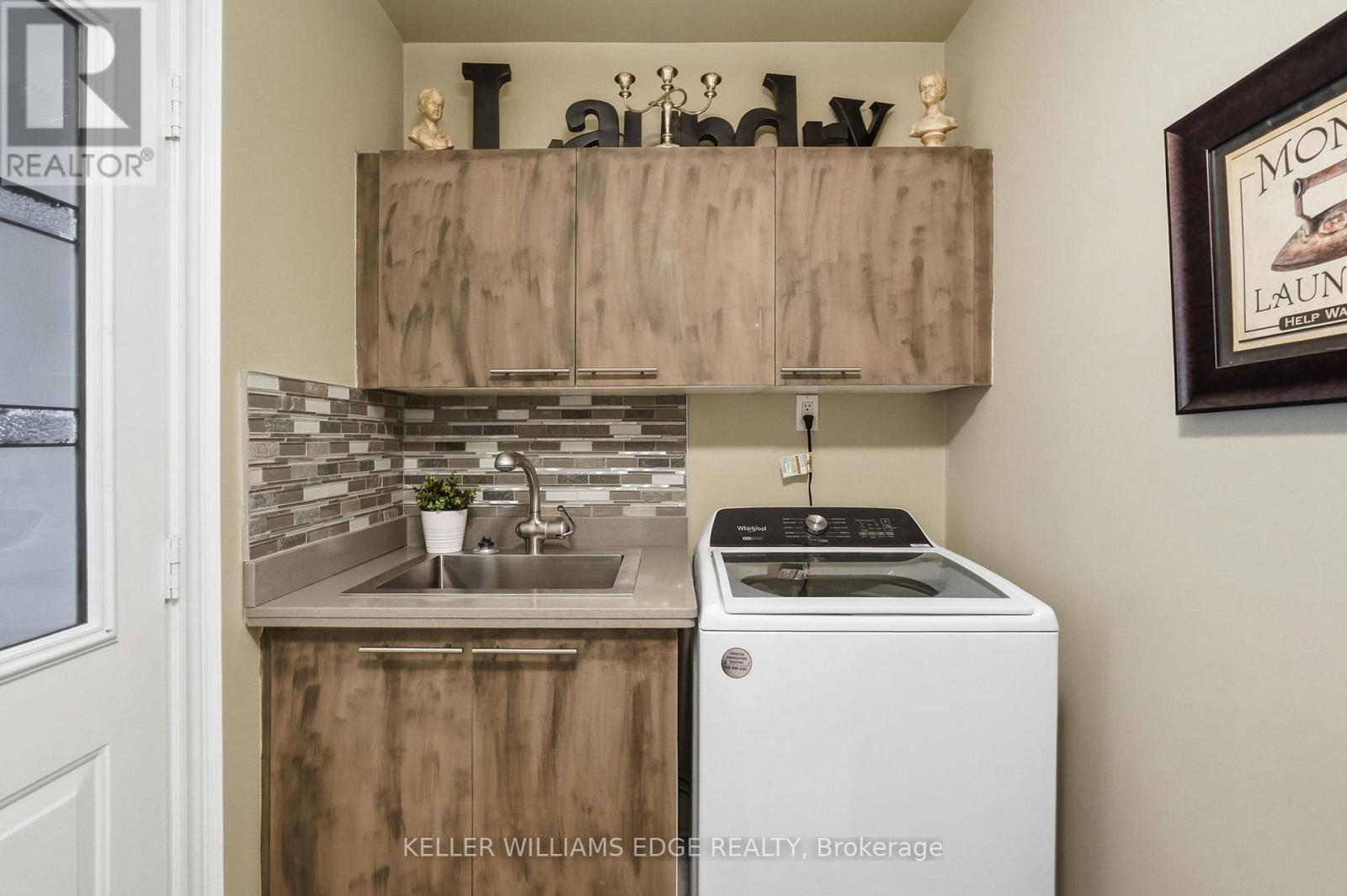 39 WINEGARDEN TRAIL - 19