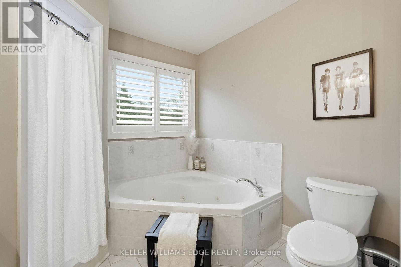 39 WINEGARDEN TRAIL - 33