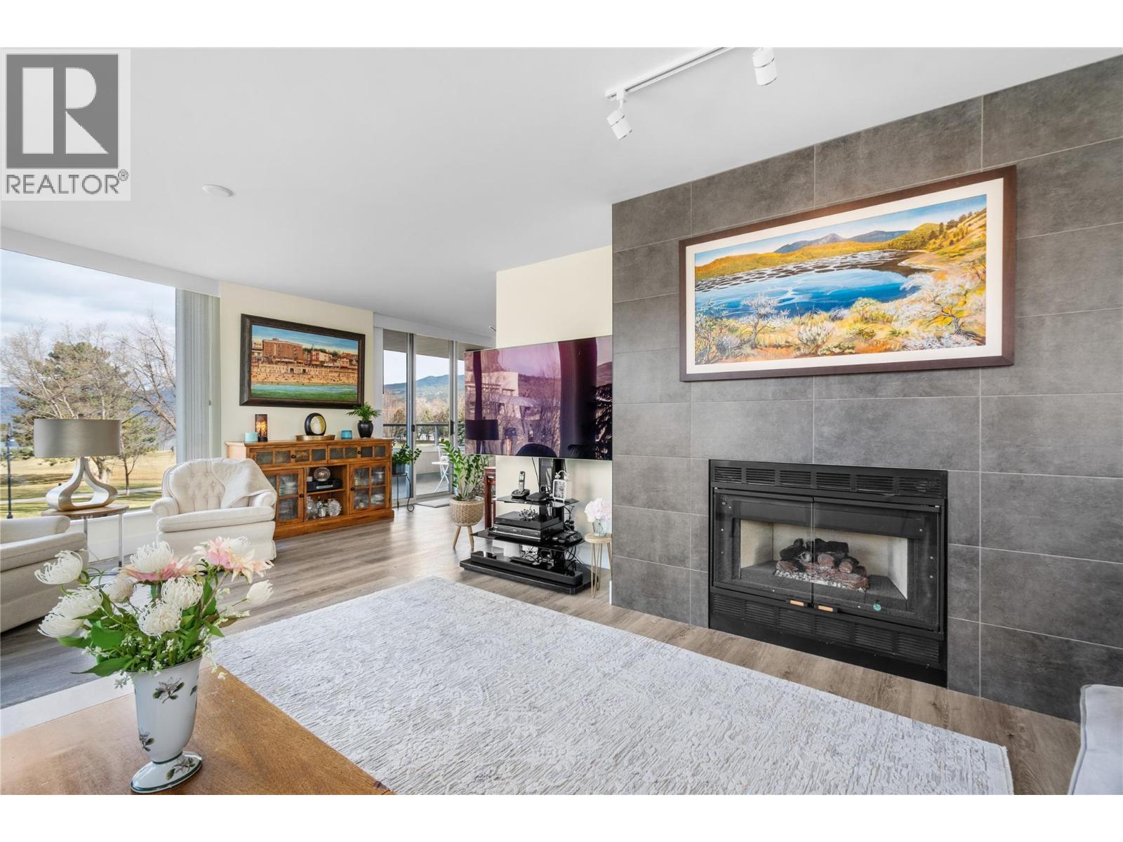 203 86 Lakeshore Drive, Penticton