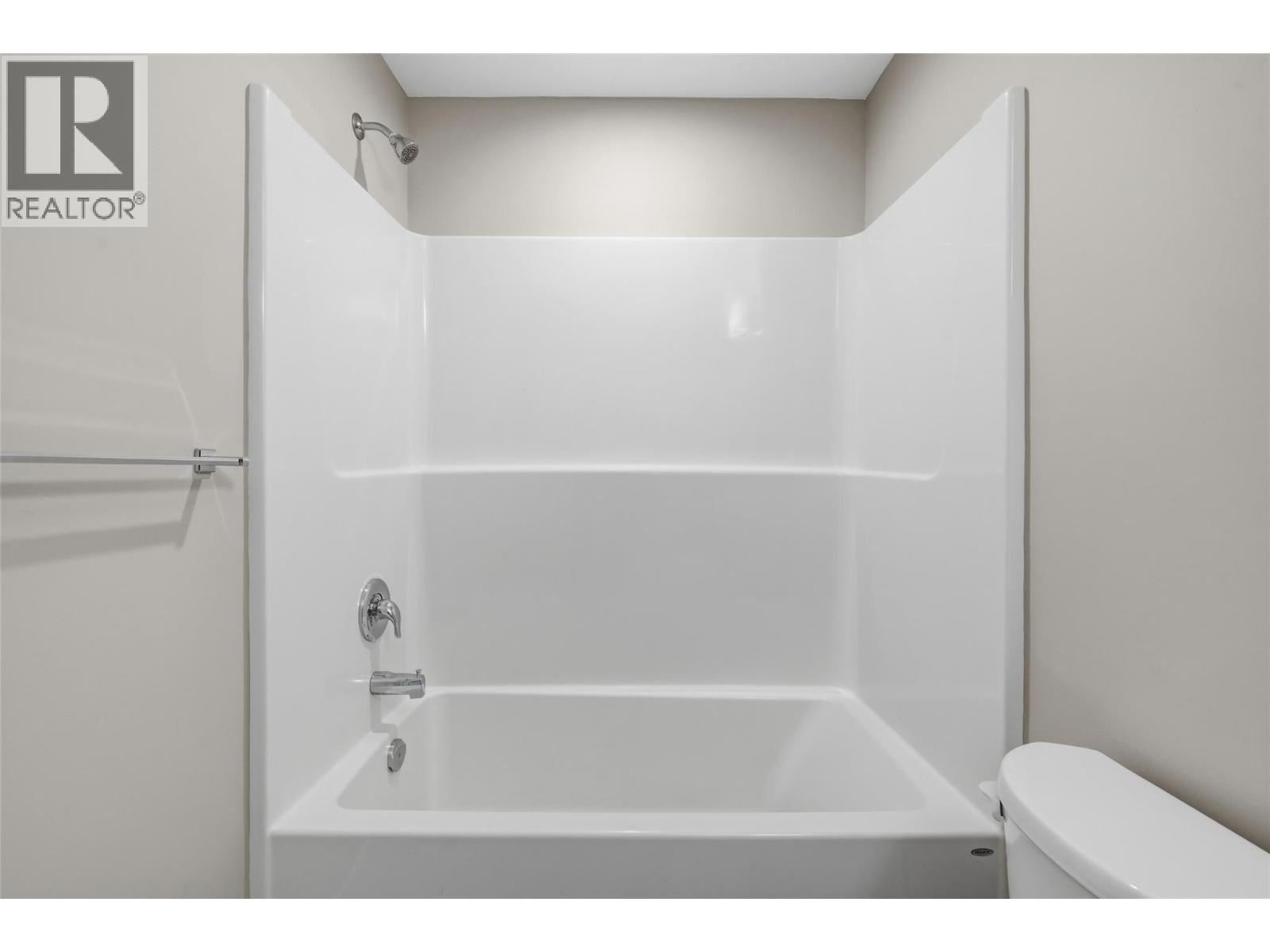 311 3090 Burtch Road, Kelowna