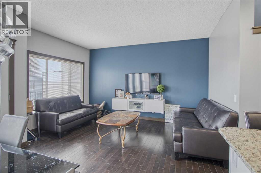 Single Family House for Sale in  Evanscove Manor NW Evanston Calgary 