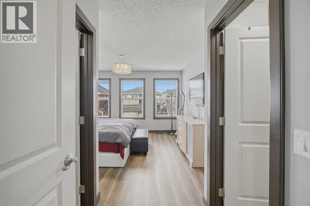 Single Family House for Sale in  Evanscove Manor NW Evanston Calgary 