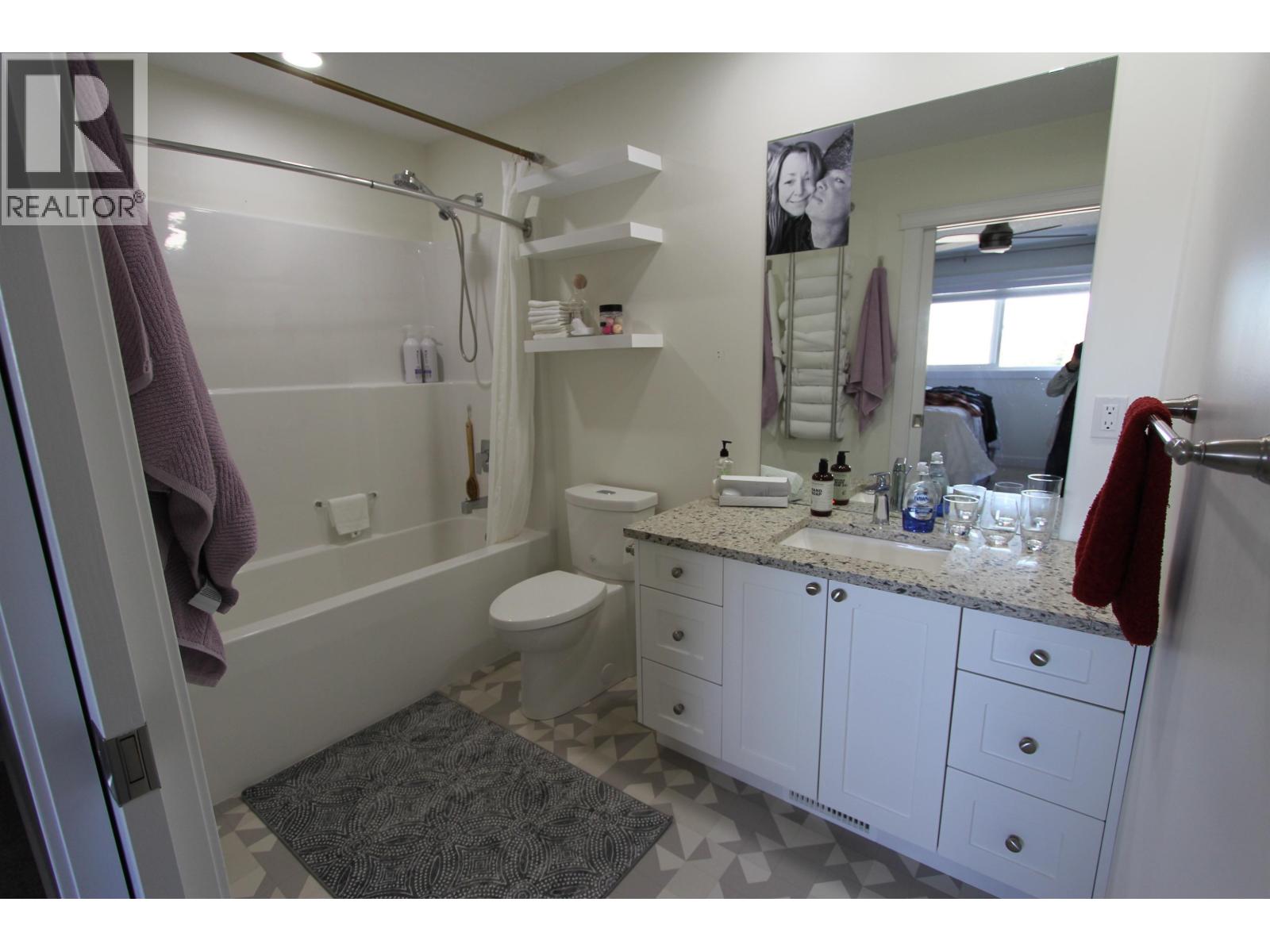 #102 985 PATRICIA BOULEVARD - 14