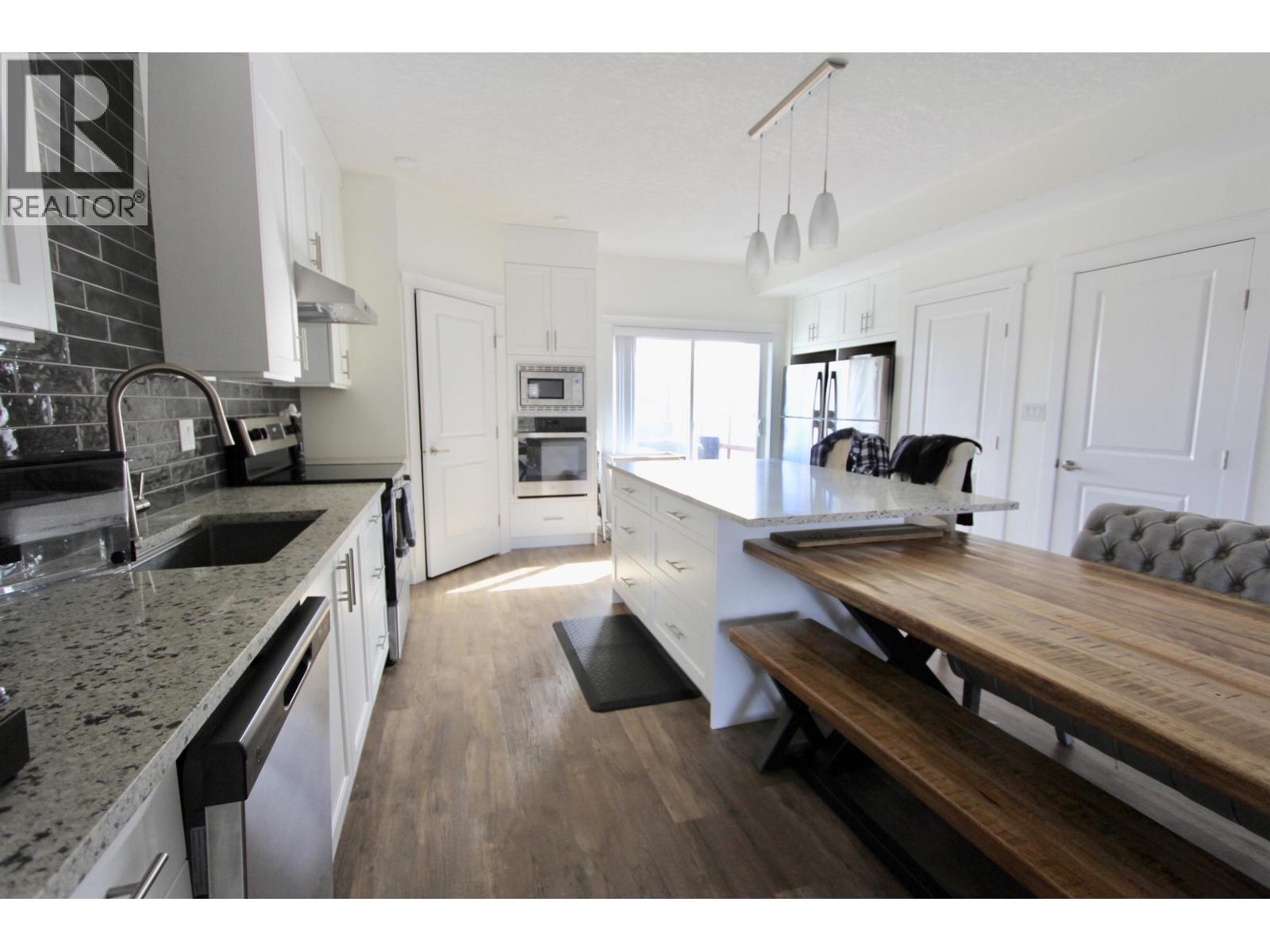 #102 985 PATRICIA BOULEVARD - 9