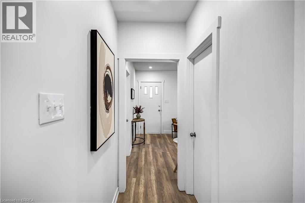 35 EIGHTH Avenue - 11