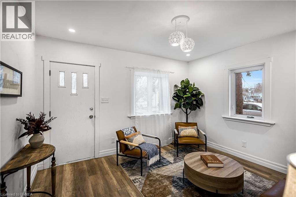 35 EIGHTH Avenue - 3