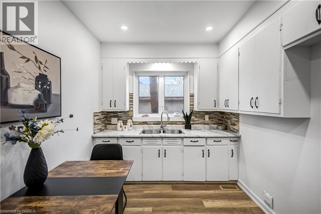 35 EIGHTH Avenue - 10