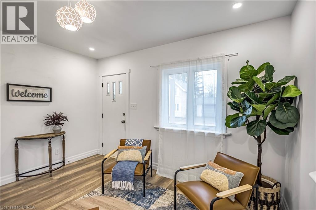 35 EIGHTH Avenue - 4
