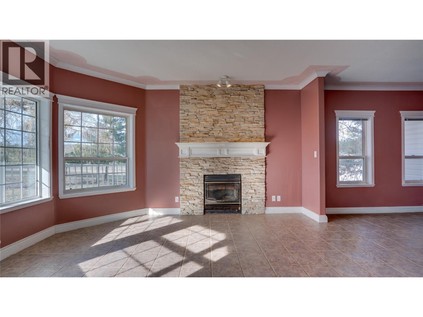 5580 Back Enderby Road, Spallumcheen