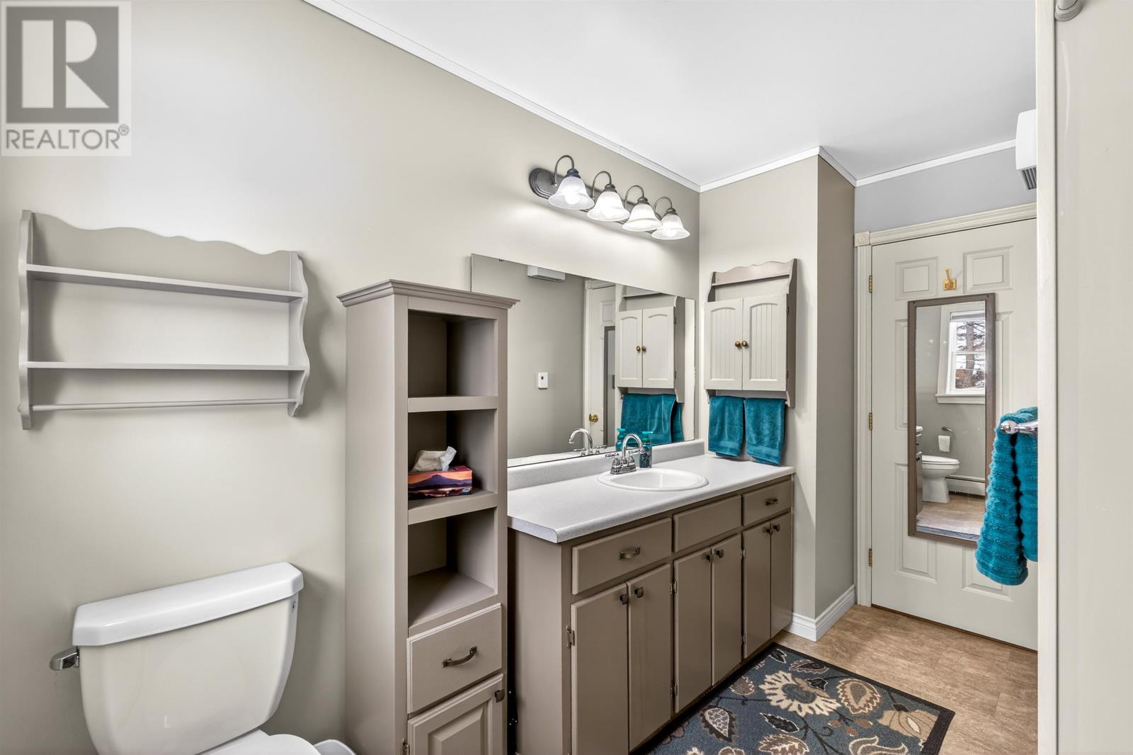 43 CURRAN DRIVE - 24