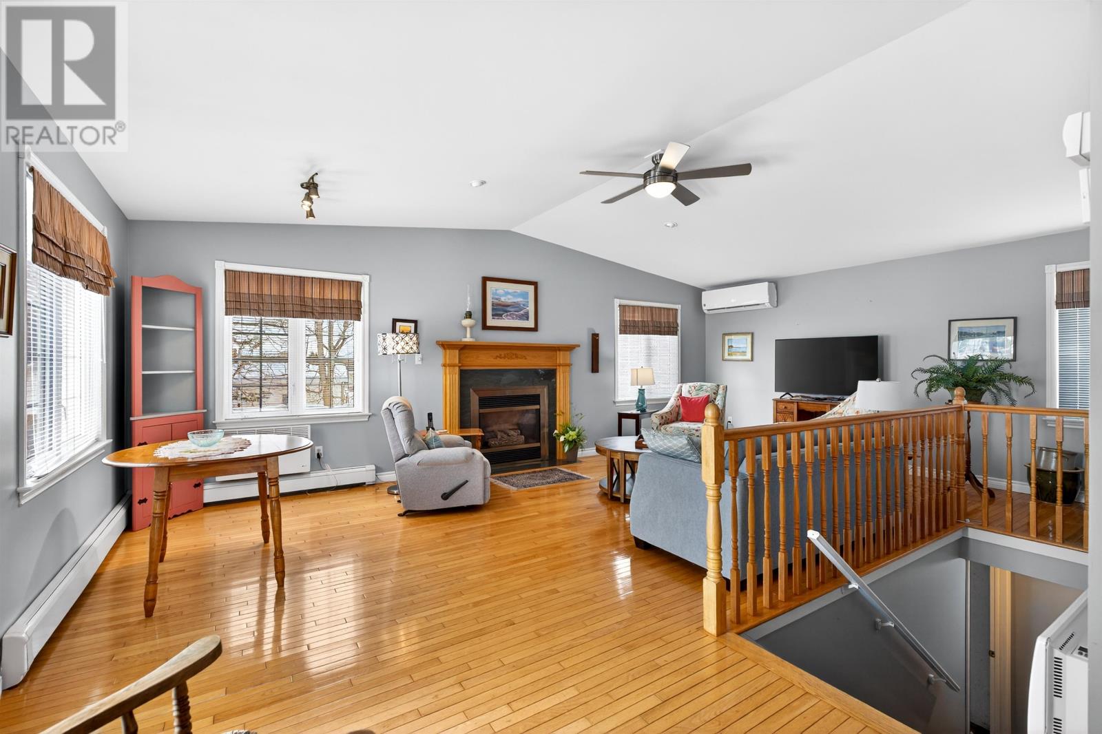 43 CURRAN DRIVE - 33