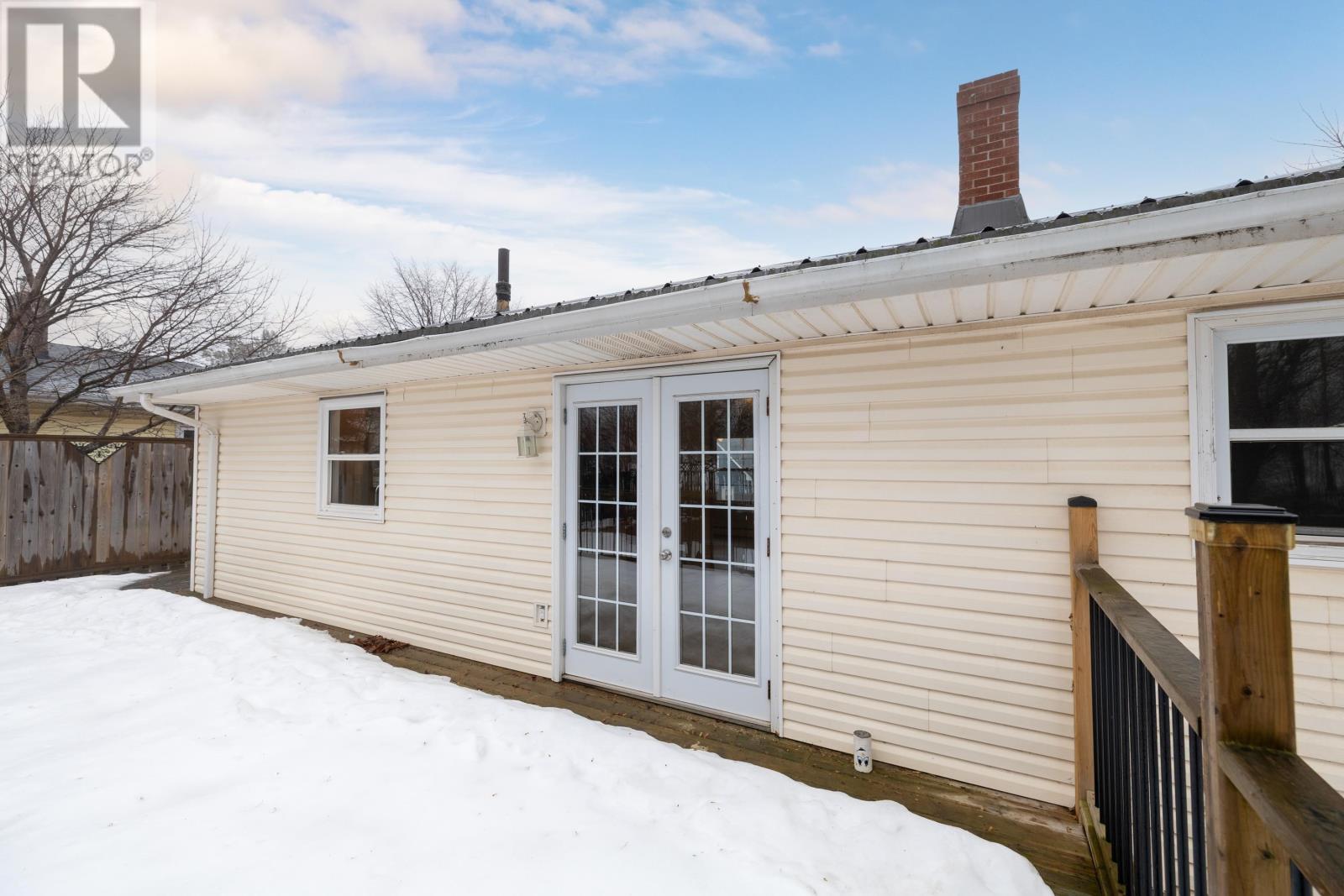 23 KIRKWOOD DRIVE - 32