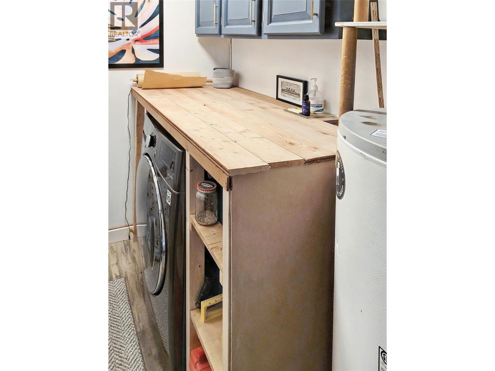 #8 717 12TH AVENUE - 21