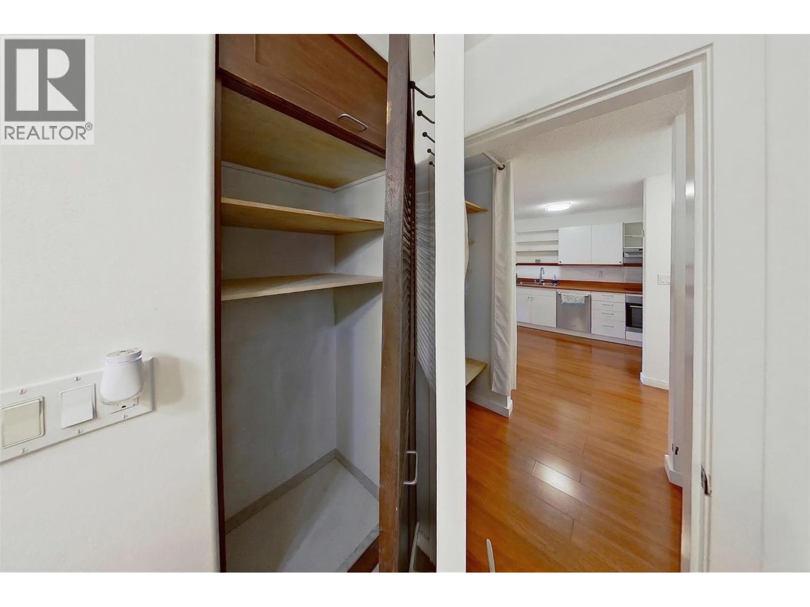 1685 Ufton Court Unit# 310, Kelowna