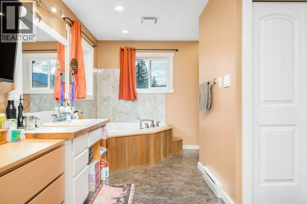 1665 Enderby Mabel Lake Road, Enderby