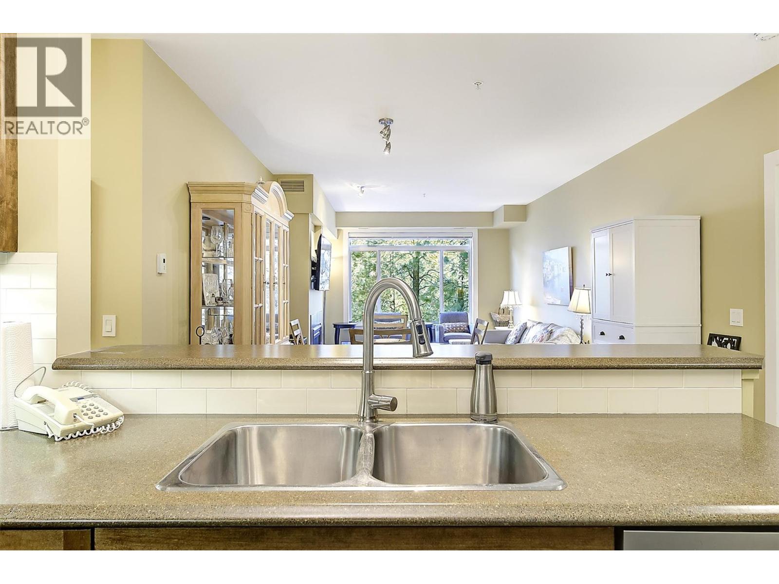 2532 Shoreline Drive Unit# 214, Lake Country