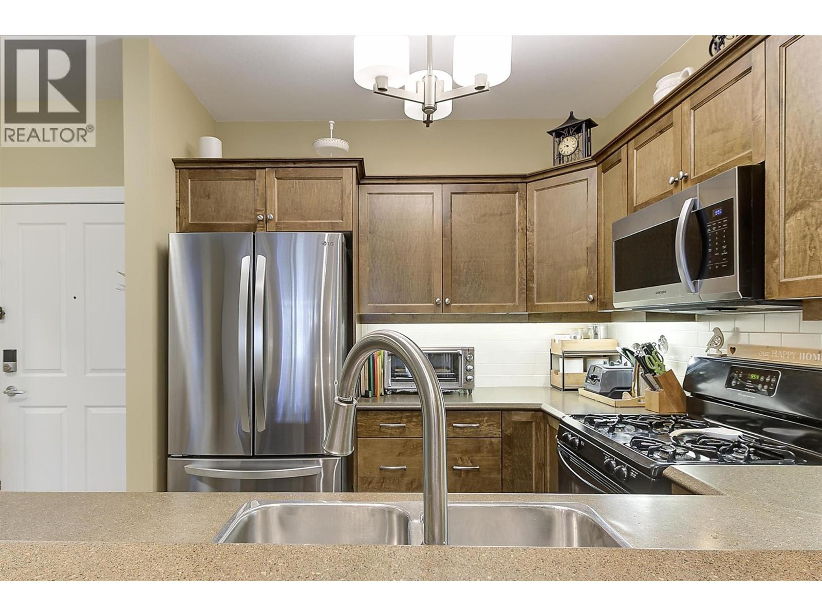 2532 Shoreline Drive Unit# 214, Lake Country