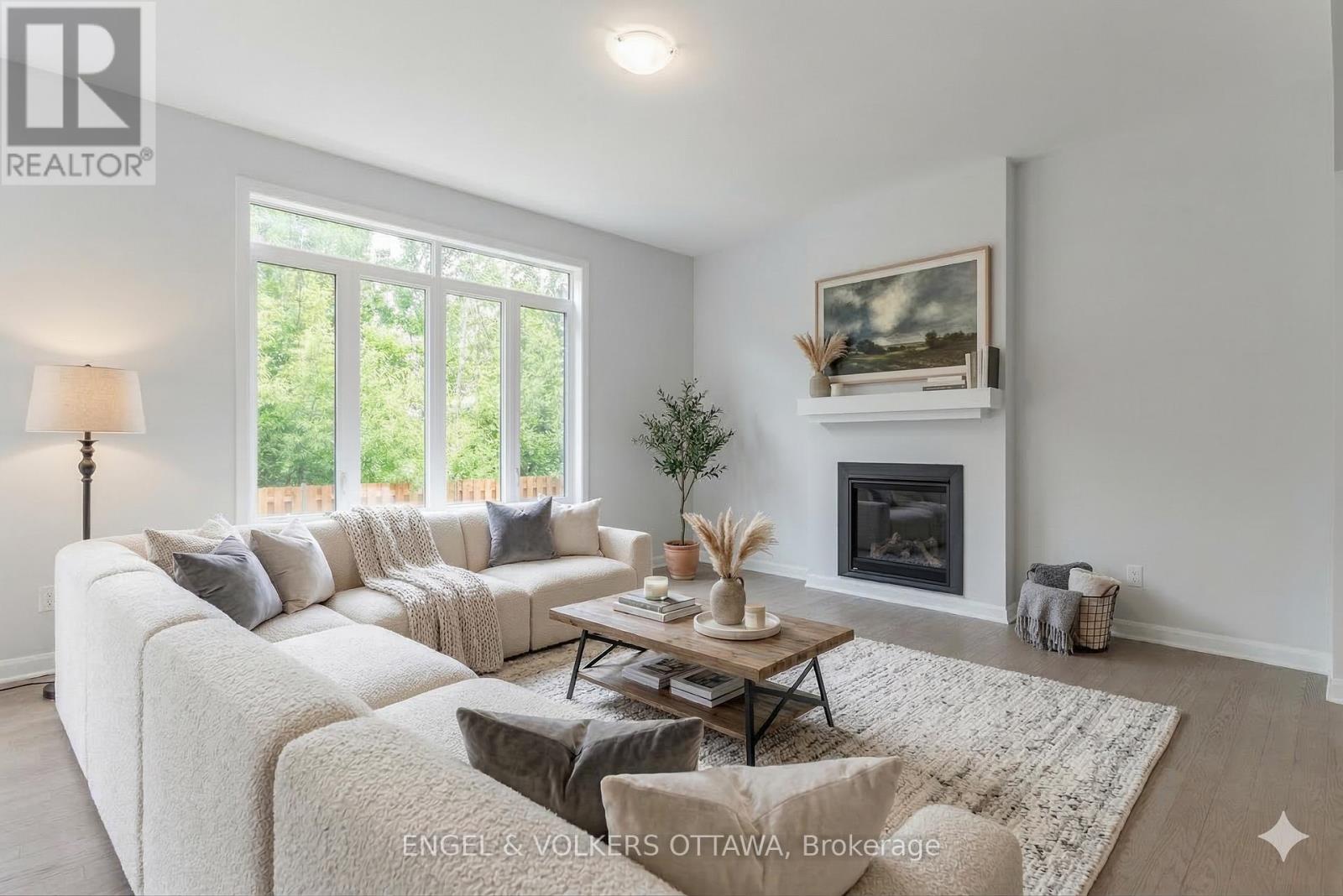 333 ELSIE MACGILL WALK - 10
