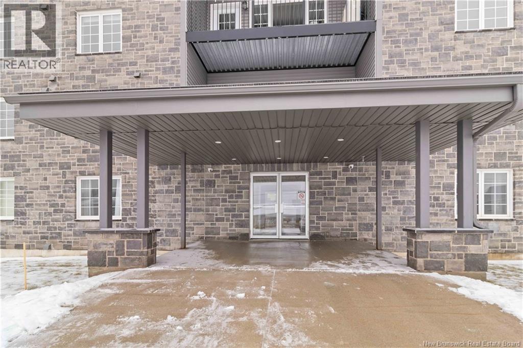 #103 155 LIAN STREET - Image 2