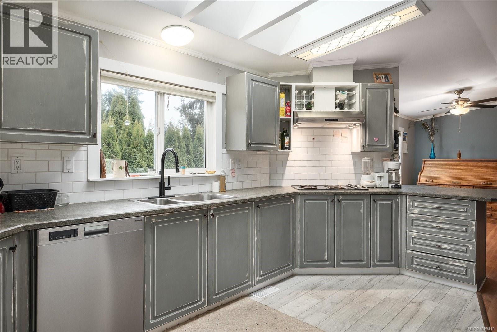 3900 MERLIN ST - Image 3