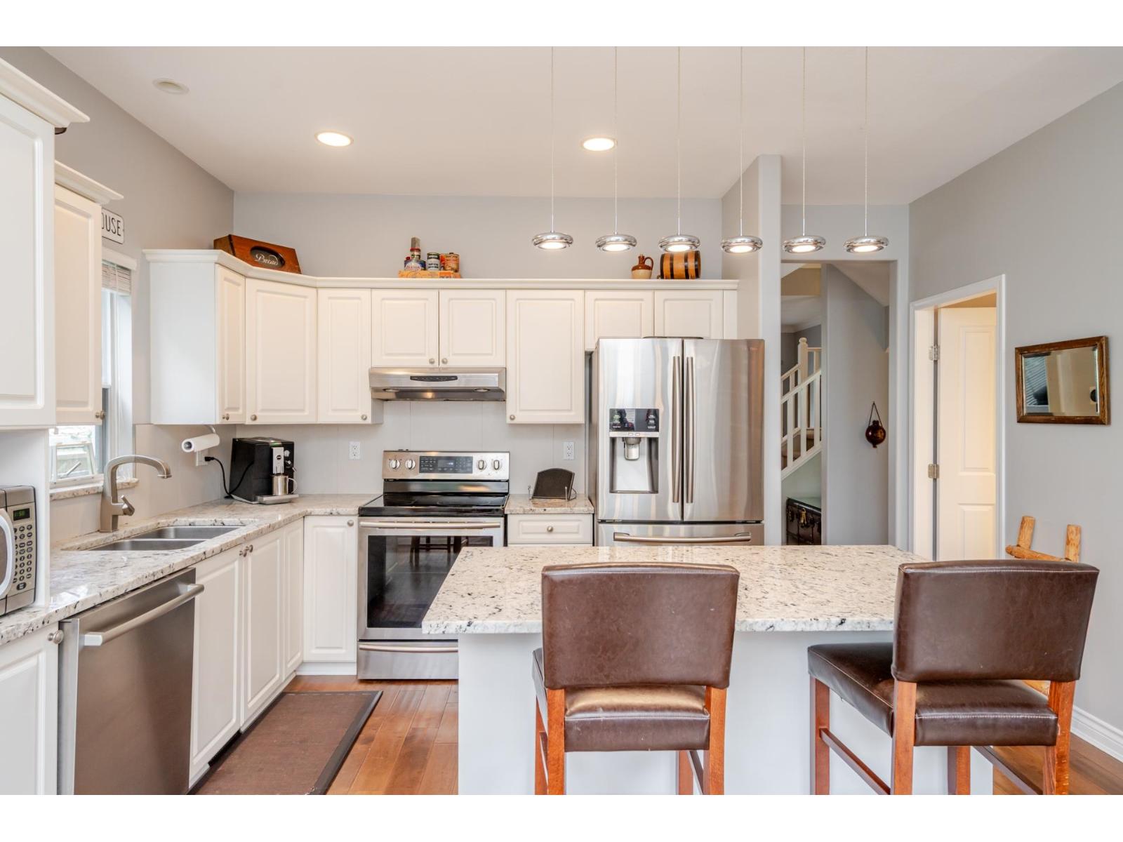 8 1169 VIDAL STREET, White Rock