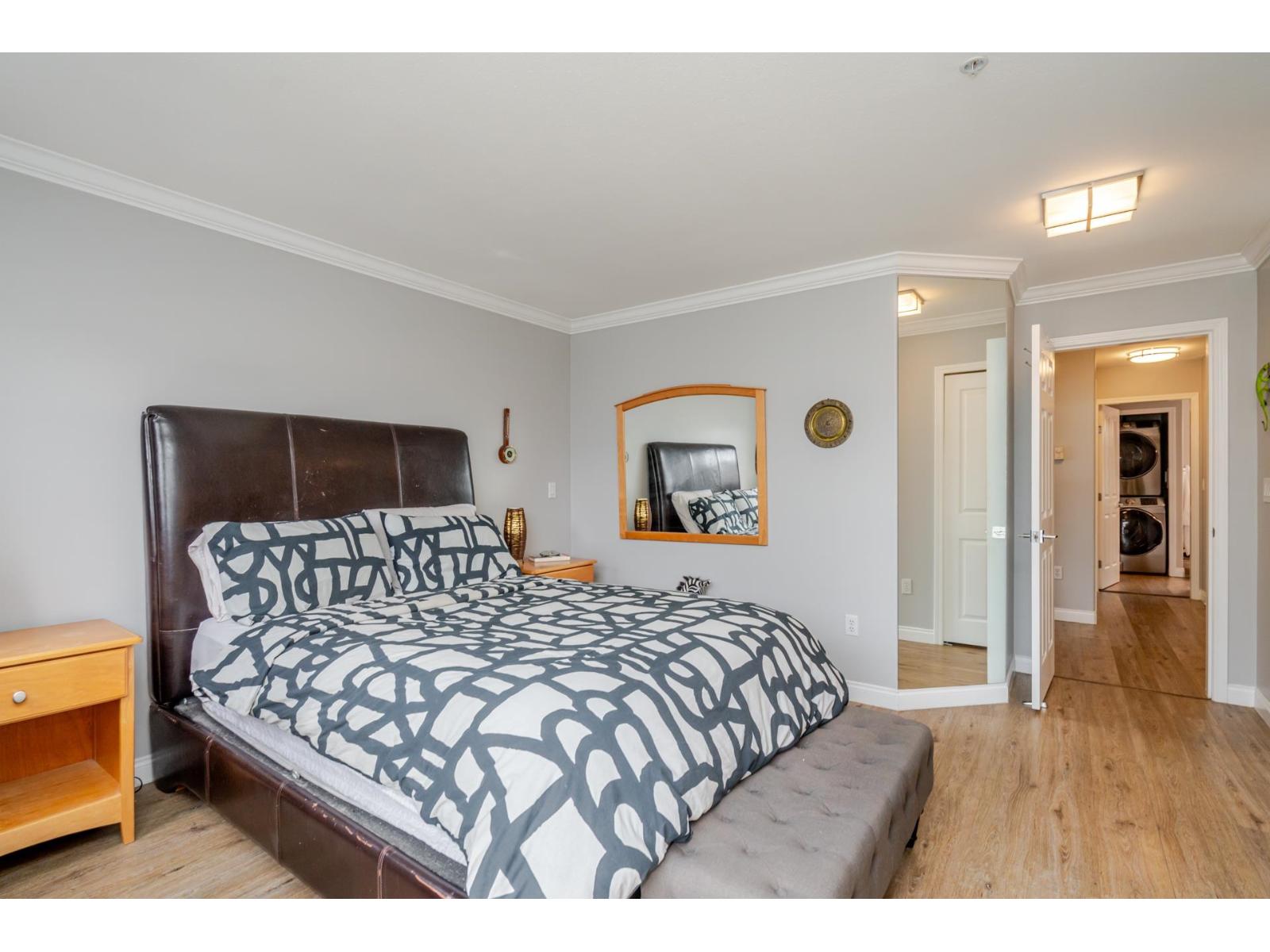 8 1169 VIDAL STREET, White Rock