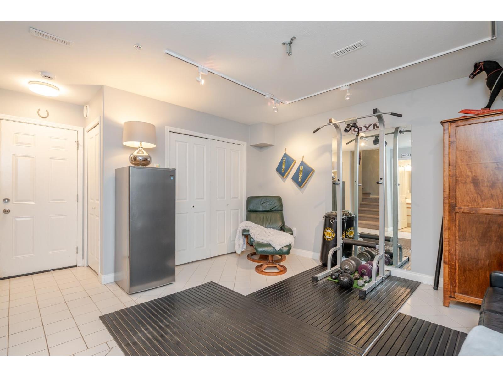 8 1169 VIDAL STREET, White Rock