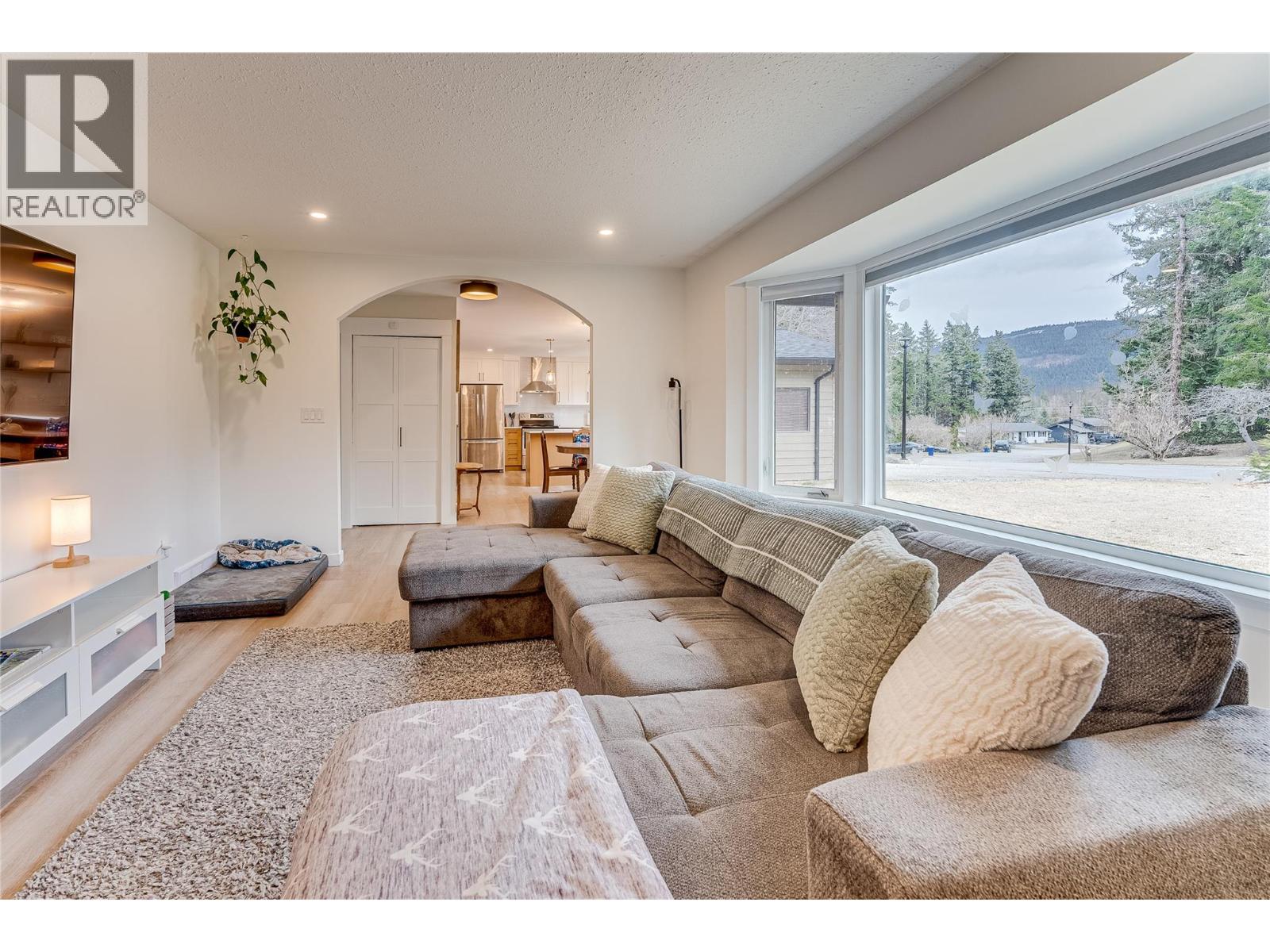551 28 Street SE, Salmon Arm