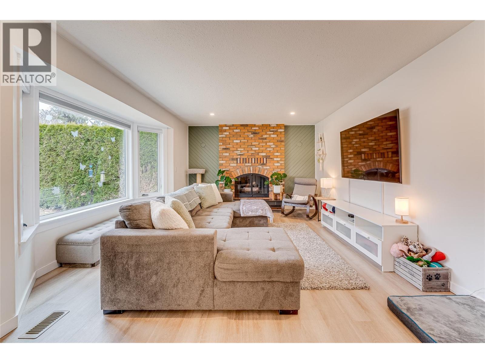 551 28 Street SE, Salmon Arm