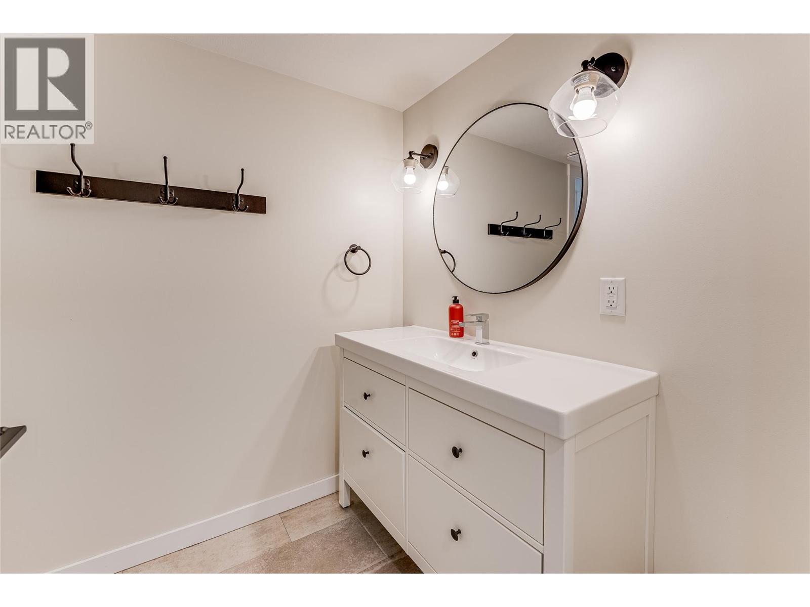 551 28 Street SE, Salmon Arm