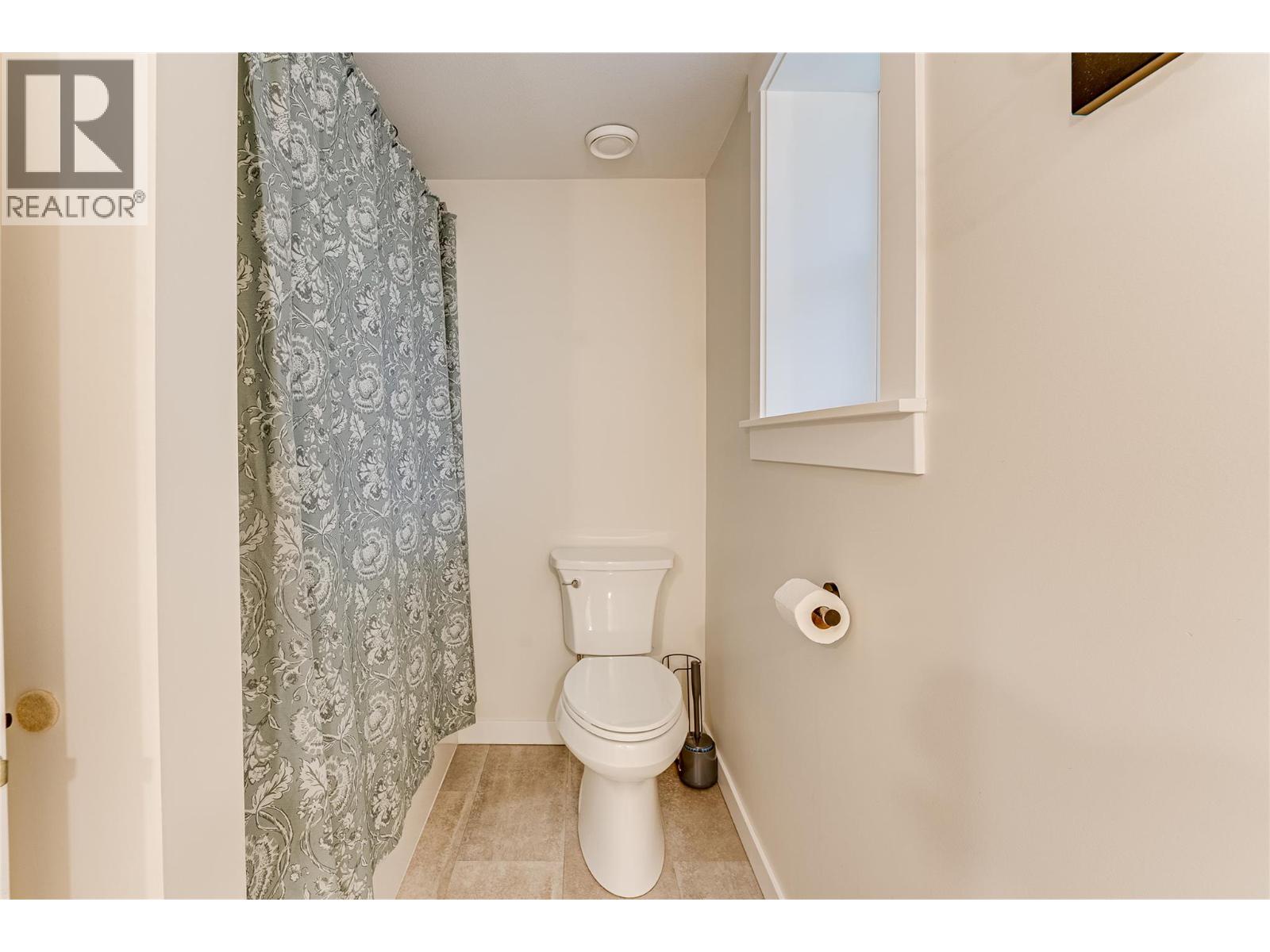 551 28 Street SE, Salmon Arm