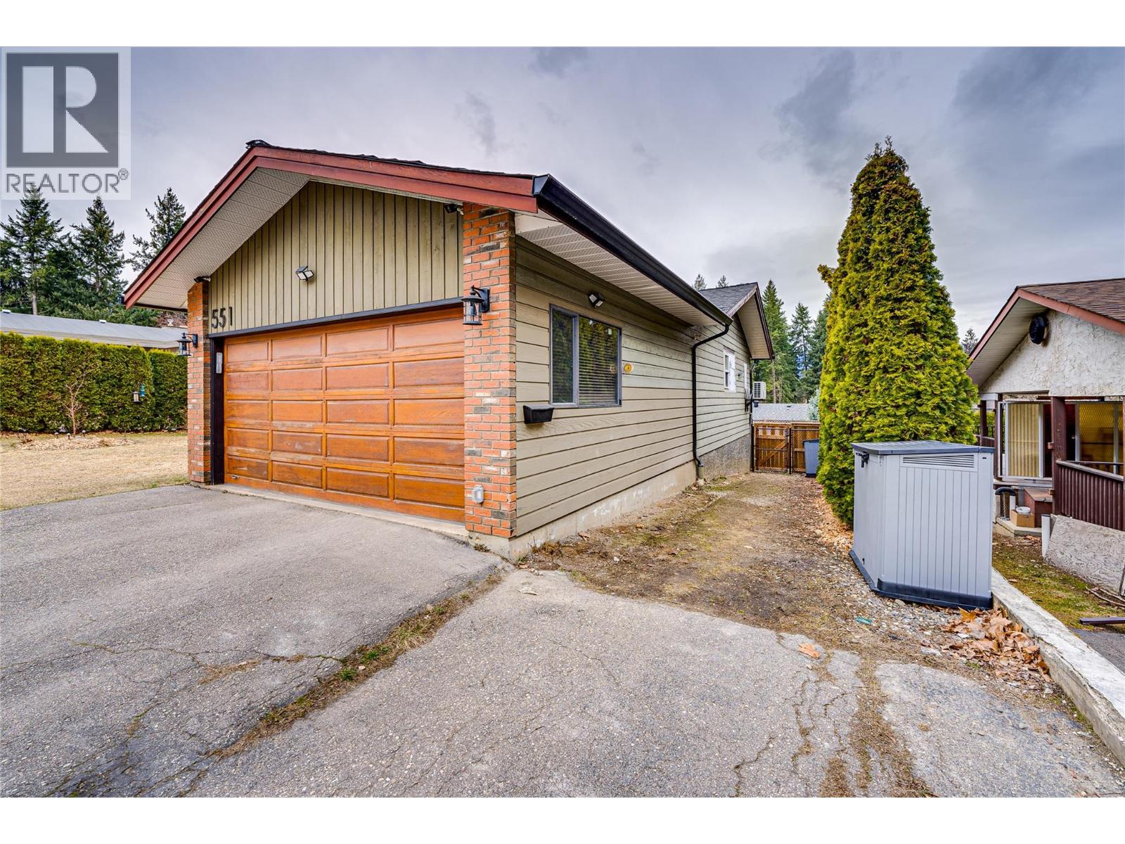 551 28 Street SE, Salmon Arm