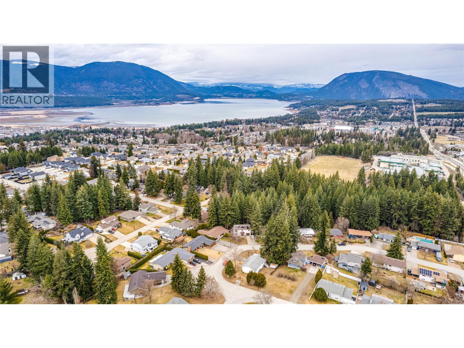 551 28 Street SE, Salmon Arm