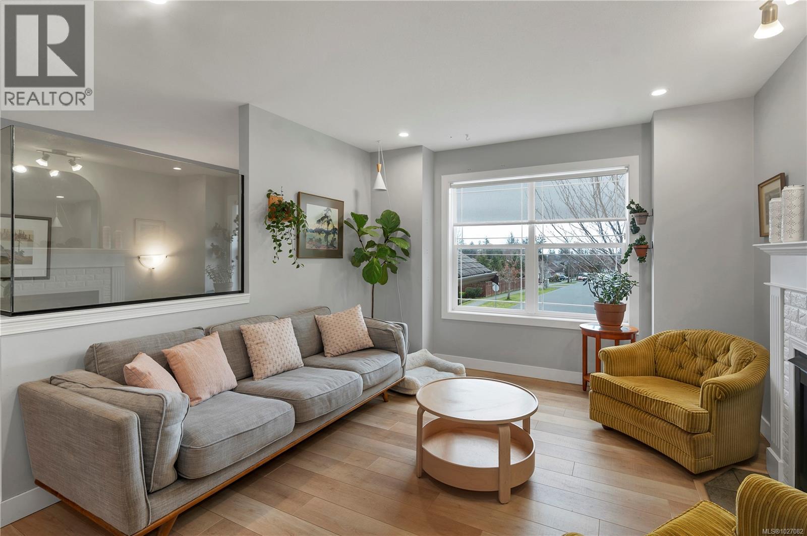 2070 COLLEGE DR - 11