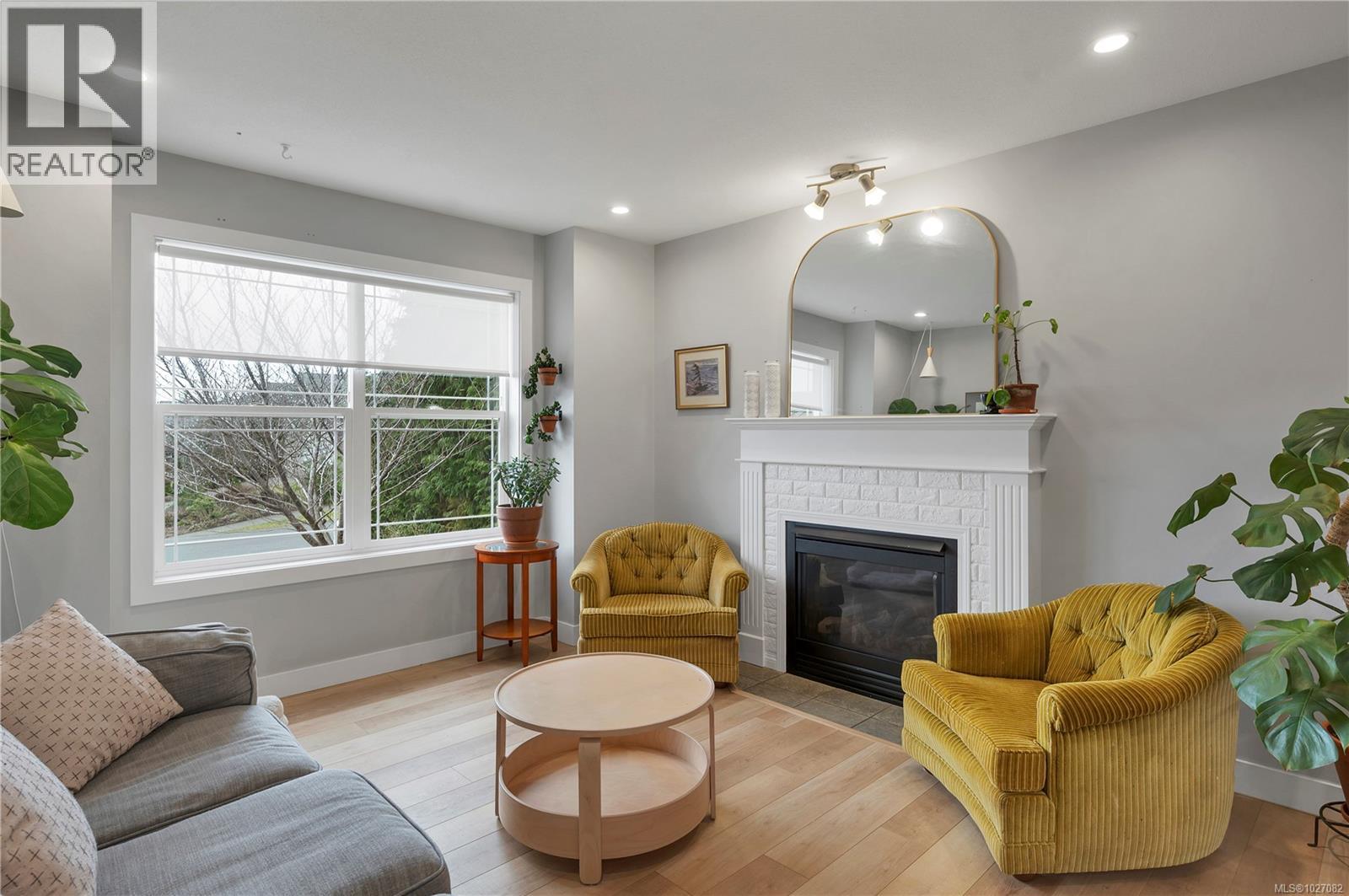 2070 COLLEGE DR - 12