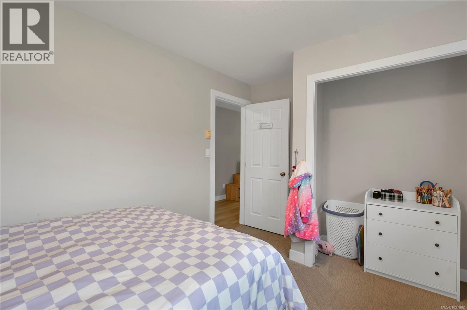 2070 COLLEGE DR - 32