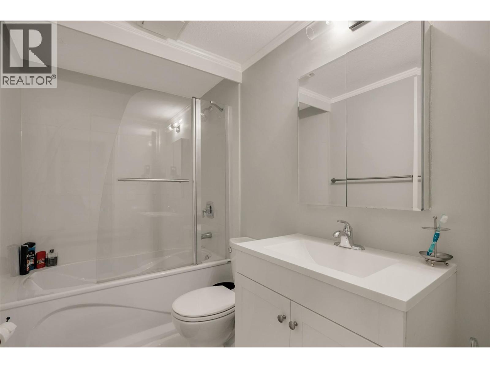 3175 De Montreuil Court Court Unit# 115, Kelowna