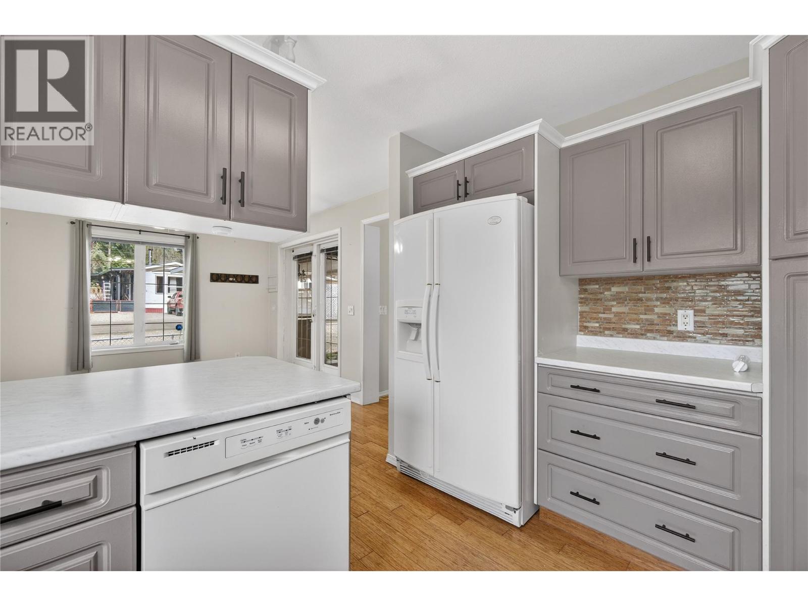 5 HIGHWAY 97A SICAMOUS Sicamous Creek Mobile Home Park Creek Unit# 11, Sicamous