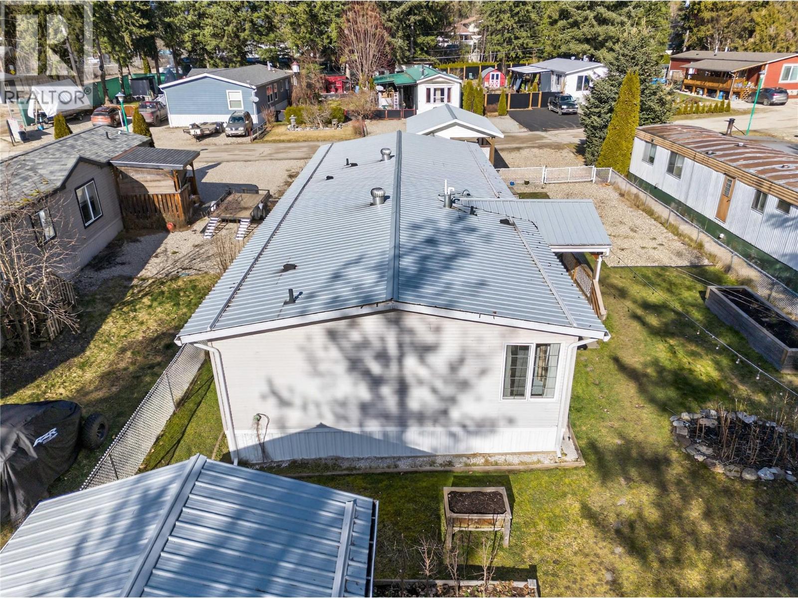 5 HIGHWAY 97A SICAMOUS Sicamous Creek Mobile Home Park Creek Unit# 11, Sicamous